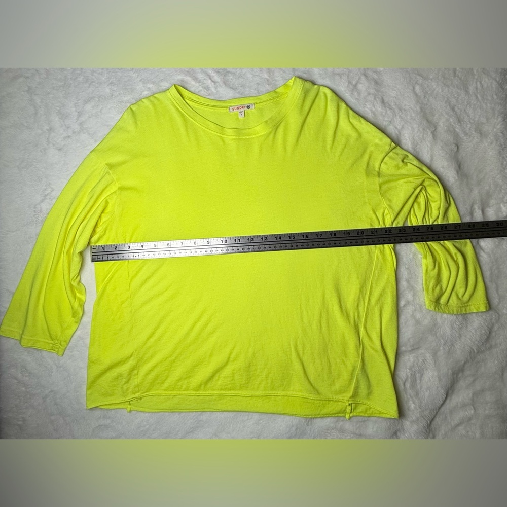 Sundry Neon Yellow Oversized 3/4 Sleeve Tee - Picture 3 of 9